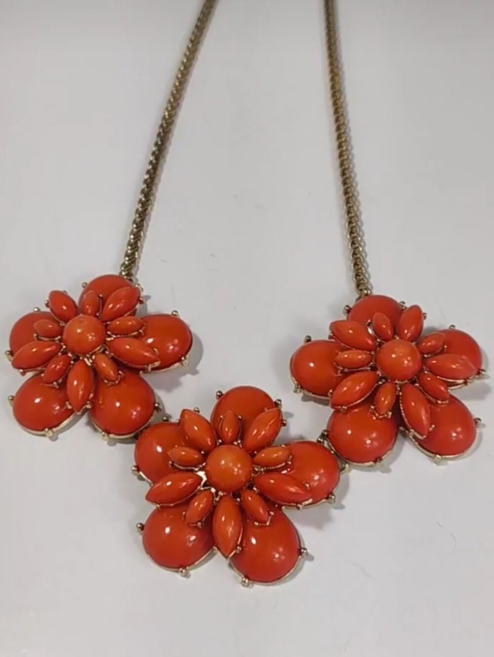 Charming Charlie Orange Floral Bib Statement Necklace Gold Tone Retro Mod Daisy